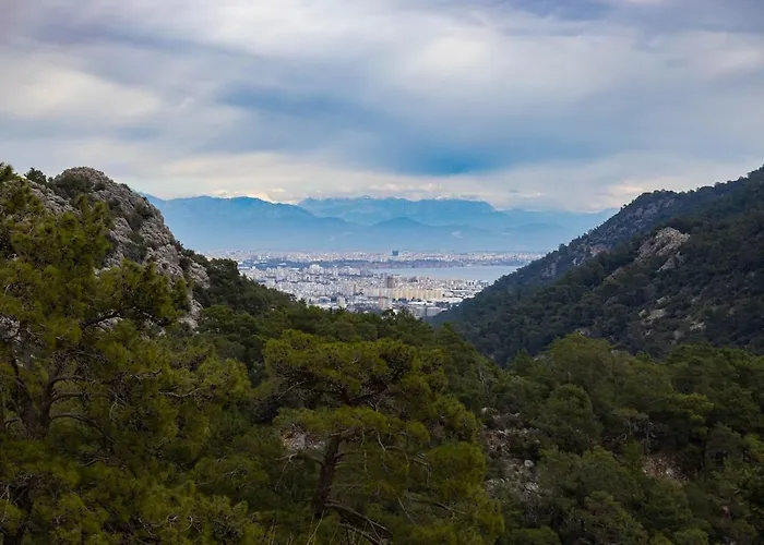 Hisarçandır'da Geniş Villa *