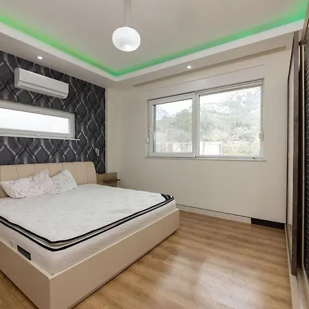 Hisarcandir'da Genis Dag Evi Villa Hacisekililer