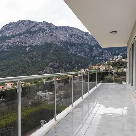 Hisarcandir'da Genis Dag Evi Villa *