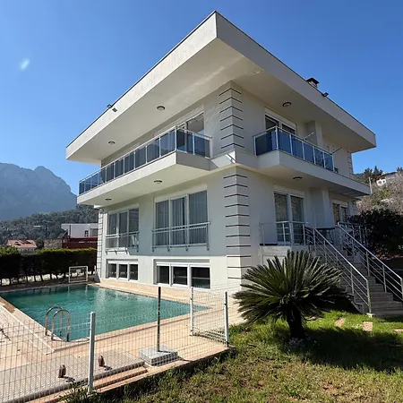 Leom - Mountain With Pool In Antalya Villa