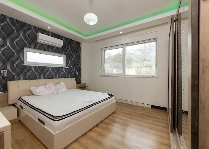 Hisarcandir'da Genis Dag Evi Villa Hacisekililer