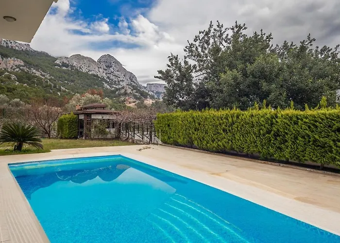 Hisarcandir'da Genis Dag Evi Hacisekililer