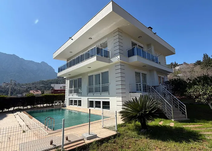 Leom - Mountain With Pool In Antalya Villa
