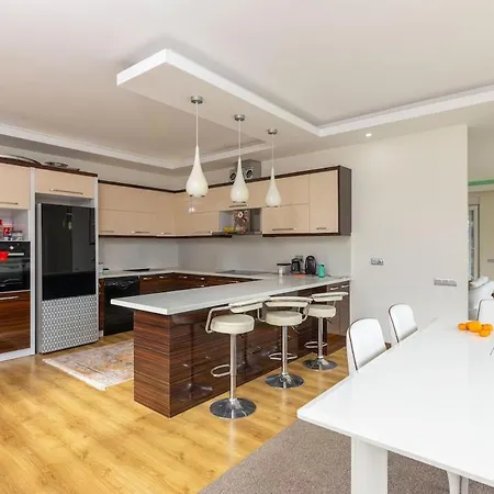 Hisarcandir'da Genis Dag Evi Villa *