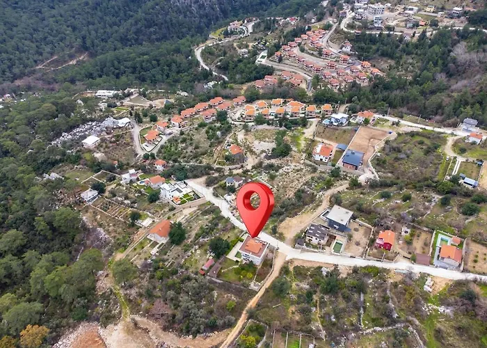 Villa Hisarcandir'da Genis Dag Evi *